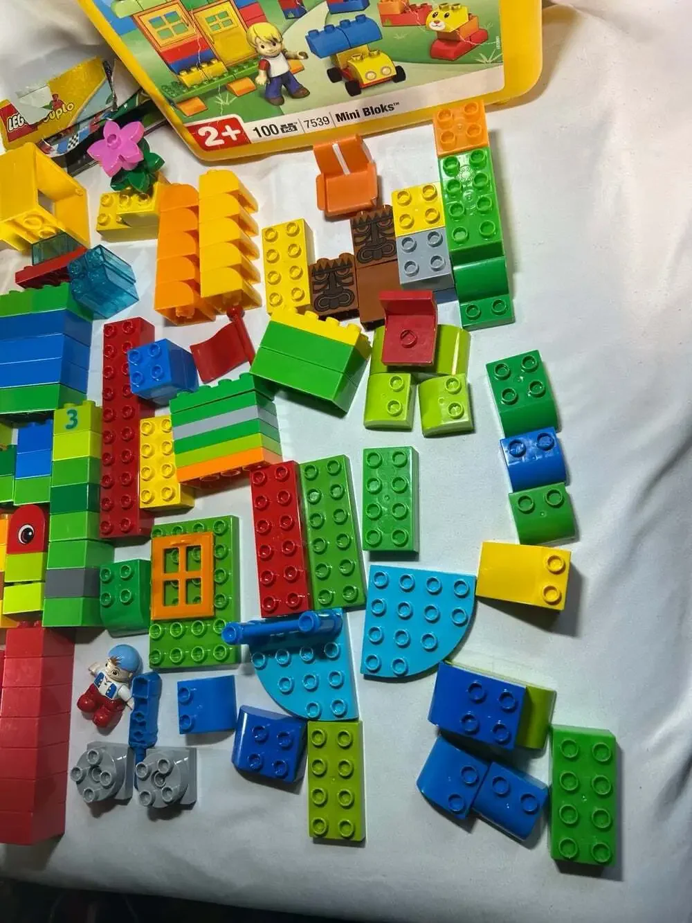 Assorted Mega Blocks multiple pieces see photos READ